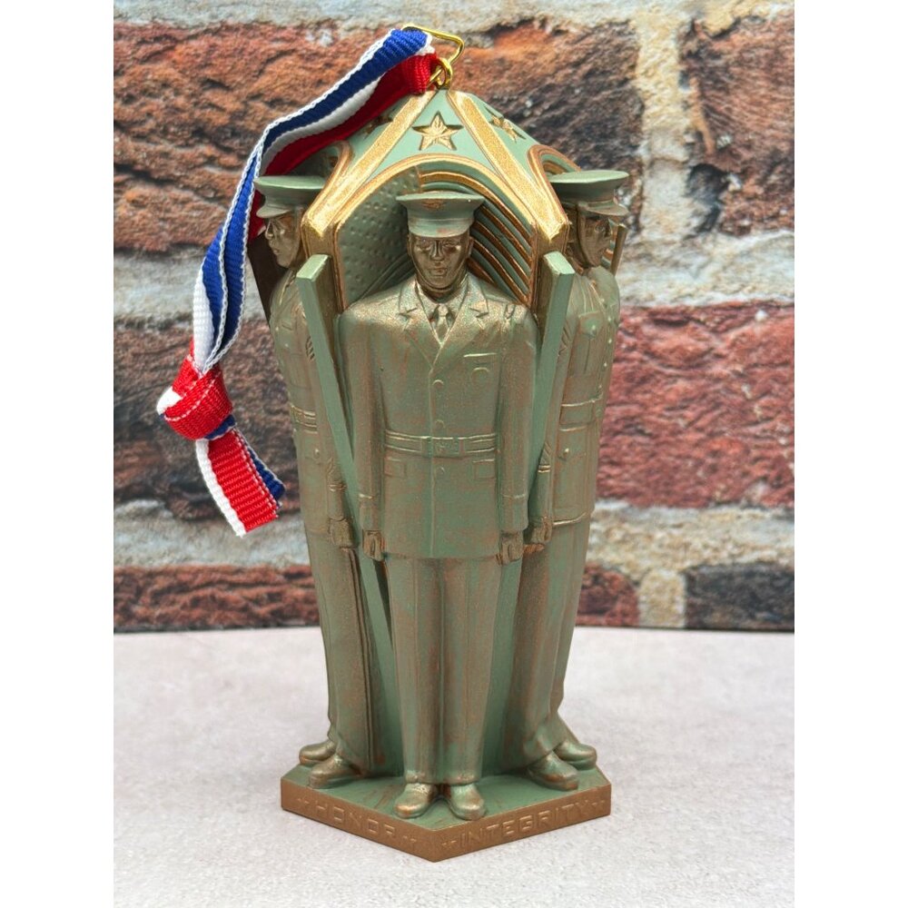 Hallmark Keepsake Ornament "Those Who Serve" 2004 Handcrafted - Picture 5 of 10